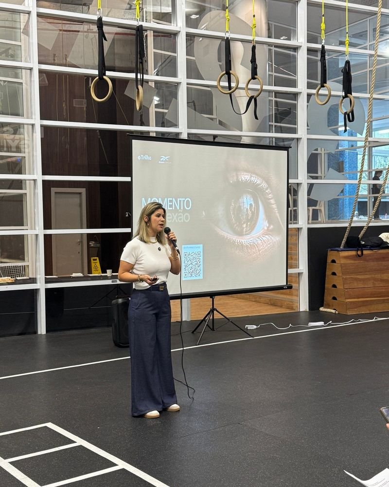 Renata Franco em palestra corporativa